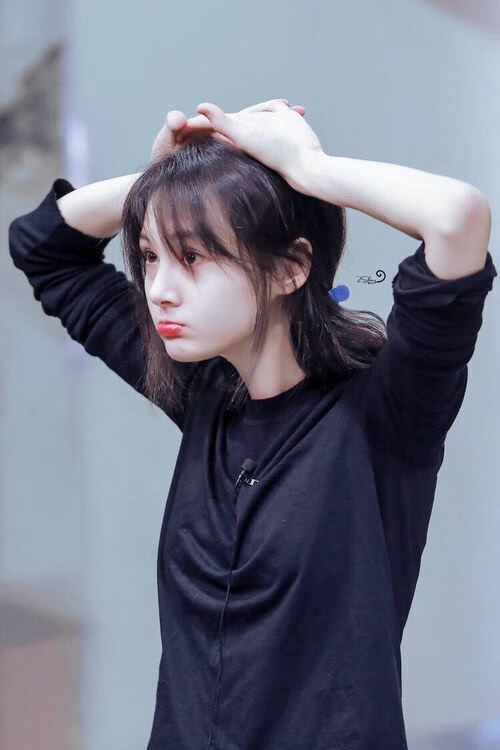 开云集团中国官网-德甲六强鏖战：多特爆冷输球，莱比锡紧追不舍，多特德甲夺冠